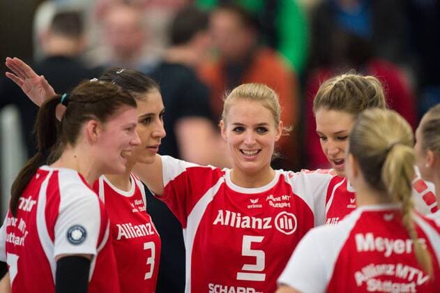 08.02.2015, Halle Berg Fidel, Muenster Volleyball, Bundesliga Frauen, USC Münster Muenster vs. MTV Allianz Stuttgart Jubel Renata Sandor ( 7 Stuttgart), Micheli Tomazela Pissinato ( 3 Stuttgart), Kim Renkema ( 5 Stuttgart), Nichole Lindow ( 15 Stuttgart), Heather Meyers ( 10 Stuttgart)