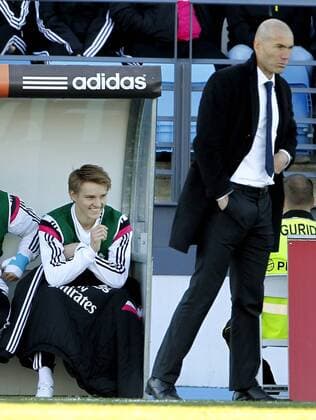 Second B match between Real Madrid Castilla and Athletic Bilbao II (B): In this picture, Martin Ödegaard and Zinedine Zidane. xFOTOxCHEMAxREYx 