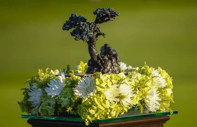 February 8, 2015: The trophy sits atop a podium waiting to be awarded to Jason Day on the Torrey Pines Golf Course during the final round of the Farmers Insurance Open in San Diego, Ca. GOLF: FEB 08 PGA Golf Herren - Farmers Insurance Open - Final Round Icon1502081800 EDITORIAL USE ONLY