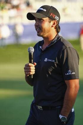 February 8, 2015: Jason Day thanks the crowd during the trophy presentation on the Torrey Pines Golf Course during the final round of the Farmers Insurance Open in San Diego, Ca. GOLF: FEB 08 PGA Golf Herren - Farmers Insurance Open - Final Round Icon1502081830 EDITORIAL USE ONLY