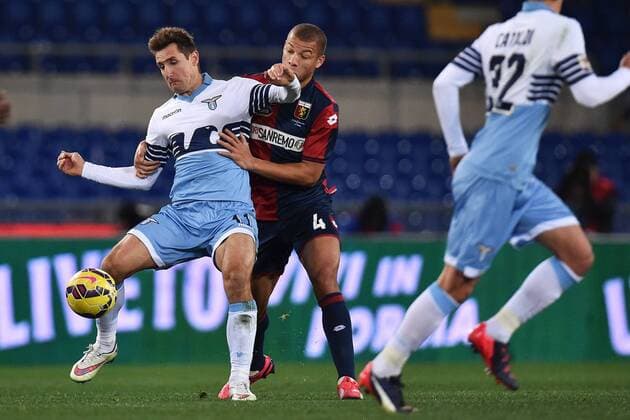 Aktuell Fußball, Italien, Lazio Rom - CFC Genua FC 1893 - Miroslav Klose Lazio, Sebastien De Maio Genoa Football Calcio Serie A Lazio Roma - CFC Genoa 1893 FC Foto AndreaxStaccioli Insidefoto andreaxstaccioli