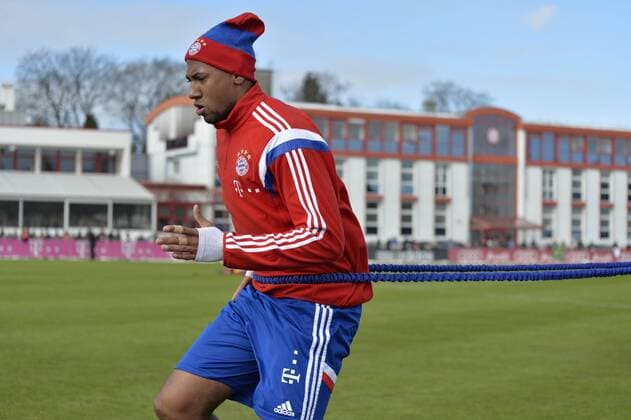 10.02.2015, Fussball 1.Bundesliga 2014 2015, Training FC Bayern München an der Säbener Strasse in München. Jerome Boateng (Bayern München) am Gummiseil. 