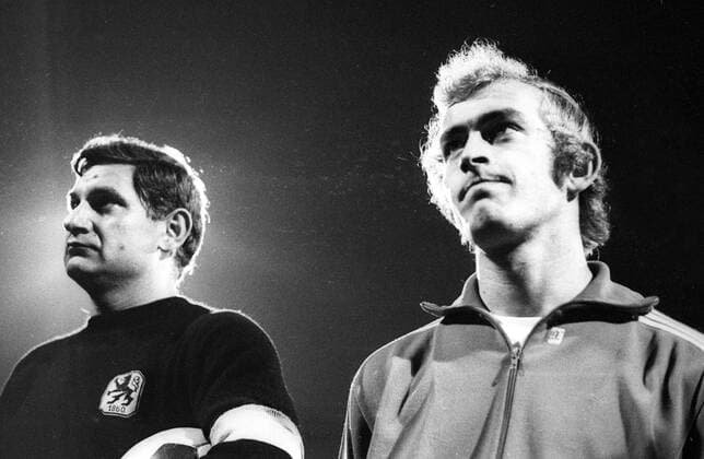 TSV 1860 München - Rot-Weiss Essen: Torwart Petar Radenkovic (li.) und Horst Blankenburg (beide 1860)