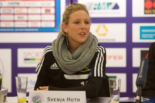Frauenfußball. Pressekonferenz, Pressetalk des 1. FFC Frankfurt am Donnerstag (12.02.2015) im Frankfurter relexa-Hotel. Svenja Huth (1. FFC Frankfurt).