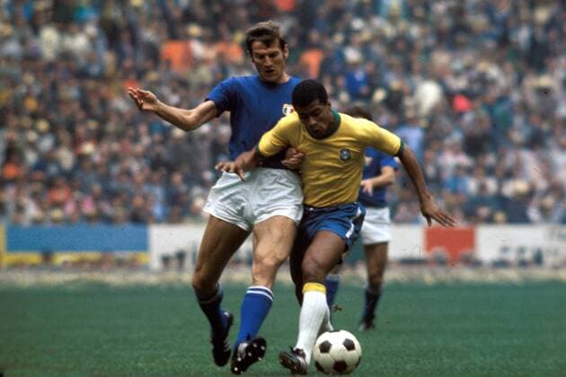 Weltmeisterschaft Finale, Brasilien - Italien in Mexiko-Stadt: Giacinto Facchetti (li., Italien) gegen Jairzinho (Brasilien)
