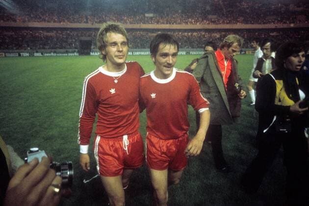 Europapokal der Landesmeister Finale, FC Bayern München - Leeds United in Paris: Rainer Zobel (li.) und Jupp Kapellmann (beide Bayern)