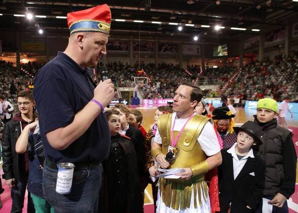 Karneval im Telekom Dome vor dem Spiel Telekom Baskets Bonn vs. BG Göttingen , hier: Bibo Mayr , Hauptrunde 22.. Spieltag
