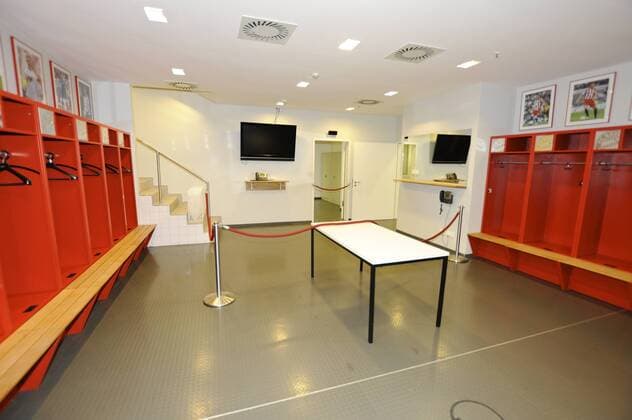 Interieur der Allianz-Arena, Heimat des FC Bayern München: Umkleidekabine