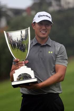 Aktuell Golf, PGA, James Hahn gewinnt Northern Trust Open February 22, 2015: Jams Hahn celebrates after getting his first career tour win at the Northern Trust after a two hole playoff at Riviera Country Club in Pacific Palisades, CA. GOLF: FEB 22 PGA Golf Herren - Northern Trust Open - Final Round Icon150222879 EDITORIAL USE ONLY