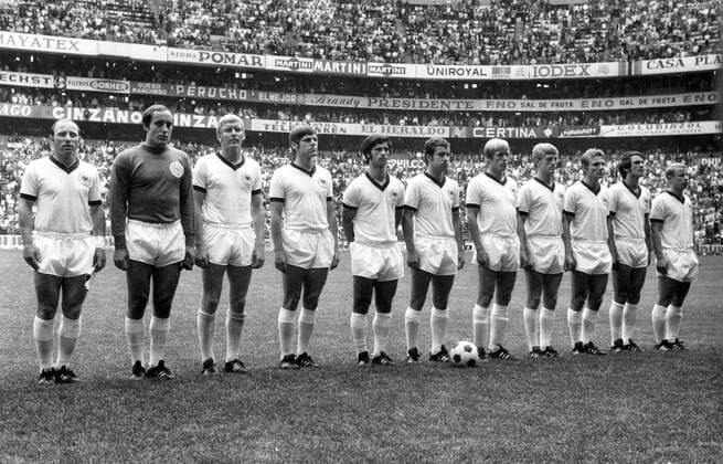 FB-WM70 in Mexico Deutsche Mannschaft vor dem Spiel v.l.: Uwe Seeler, Horst Wolter, Karl-Heinz Schnellinger, Wolfgang Weber, Gerd Müller, Bernd Patzke, Sigfried -Siggi- HELDT, Klaus Fichtel, Reinhard -Stan- Libuda, Wolfgang Overath und Berti Vogts. 20.06.1970. HM