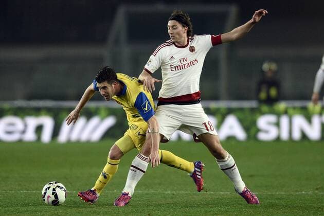Verona, 28.02.2015 - Serie A 2014 2015 - AC Chievo Verona vs AC Milan - Riccardo Montolivo-Mariano Izco 