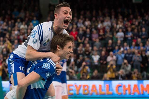 01.03.2015, Gerry-Weber-Stadion, Halle Westfalen Volleyball, DVV-Pokal Finale, SVG Lüneburg Lueneburg vs. VfB Friedrichshafen Jubel Maarten van Garderen ( 4 Friedrichshafen), Jenia Grebennikov ( 10 Friedrichshafen) nach Matchball Sieg
