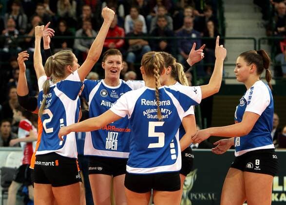Halle Westfalen Volleyball DVV-Pokalfinale Ladies in Black Aachen vs. Allianz MTV Stuttgart, Jubel, hinten Renata Sandor (Stuttgart)