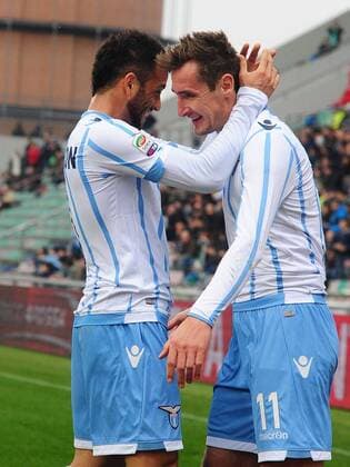 Serie A, Sassuolo Calcio - Lazio Rom, miroslav klose festeggia il gol con felipe anderson xHOCHxZWEIx xItalyxPhotoxPressx 