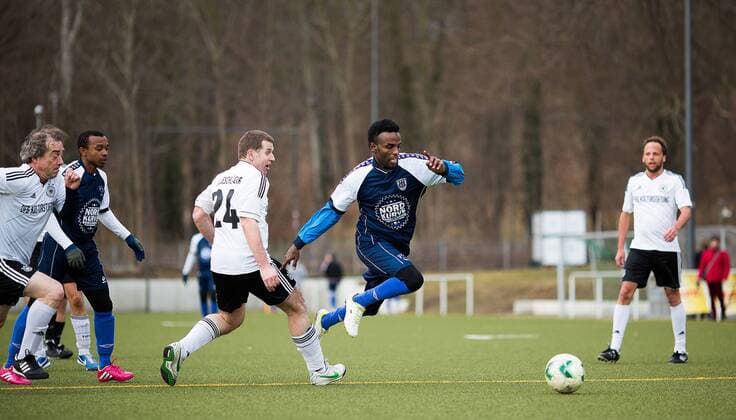 Berlin, Deutschland, 01.03.2015: Fußball Freundschaftsspiel - Welcome United 03 - Autoren-Nationalmannschaft.