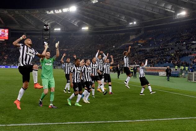 02.03.2015. Rome, Italy. Serie A Football. AS Roma versus Juventus. Juventus team celebrate at the end of the match xGiuseppexMaffiax  ActionPlus11602086