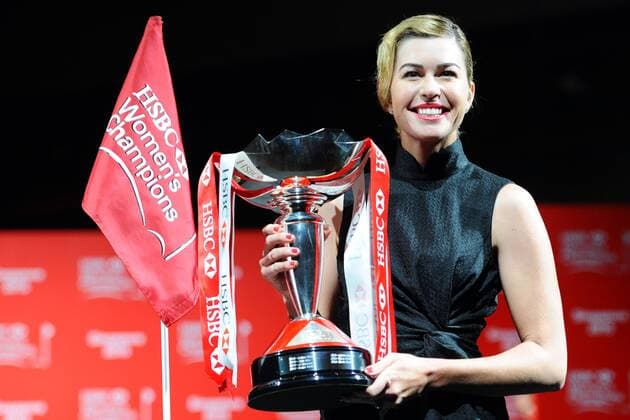 (150303) -- SINGAPORE, March 3, 2015 -- Paula Creamer of the U.S. poses with the trophy during a pre-competition event of HSBC Women s Champions golf tournament in Singapore, March 3, 2015. HSBC Women s Champions held a pre-competition event in Singapore s Raffles City Convention on Tuesday. ) (SP)SINGAPORE-GOLF-HSBC WOMEN S CHAMPIONS-PRE-COMPETITION EVENT ThenxChihxWey 