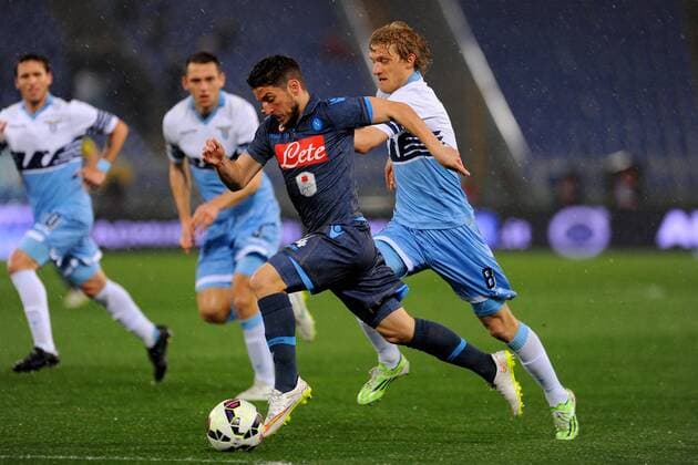 04.03.2015. Rome, Italy. Coppa Italia Semi Final. Lazio Rom vs SSC Neapel . Dries Mertens (Nap) is challenged by Dusan Basta (Laz) xGiuseppexMaffiax  ActionPlus11602314
