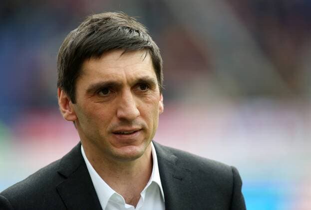 Trainer Tayfun Korkut Aktion Portrait Portraet Porträt Einzelbild Hannover 96 - FC Bayern Muenchen München Bundesliga DFL 07.03.2015 Fußball Fussball HDI Arena Hannover Herren Saison 2014 2015
