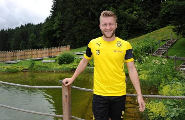 Freitag 11.07.2014, 1. Fussball Bundesliga, 1. BL, Saison 2014 2015, Trainingslager BV Borussia Dortmund in Kirchberg Oesterreich, Jakub Blaszczykowski, KUBA (BVB), halbe Figur, am Teamhotel DeFodi01045005466