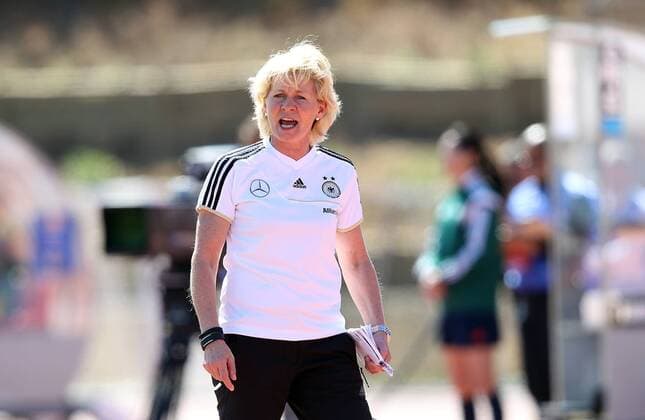 v.li.: Bundestrainerin Silvia Neid (Deutschland) unzufrieden, upset, displeased Fussball, Algarve Cup 2015, Schweden - Deutschland, xmrx