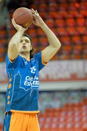 Kresimir Loncar (Valencia Basket), Einzelbild, Aktion, FC Bayern Muenchen Basketball vs Valencia Basket, Eurocup Achtelfinale, Basketball Eurocup Achtelfinale 2015, 11.03.15