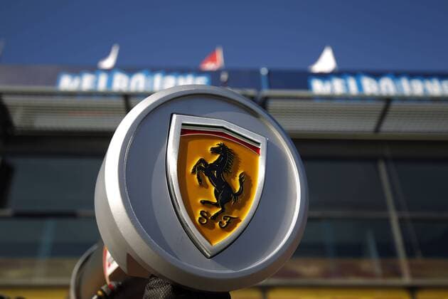 Motorsports: FIA Formula One World Championship WM Weltmeisterschaft 2015, Grand Prix of Australia, Scuderia Ferrari logo xHOCHxZWEIx