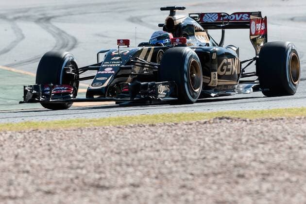 March 13, 2015: Romain Grosjean (FRA) 8 from the Lotus F1 Team rounds turn 12 during practise session two at the 2015 Australian Formula One Grand Prix at Albert Park, Melbourne, Australia. Sydney Low Cal Media Formula One 2015: Australia MAR 13 - ZUMAc04_