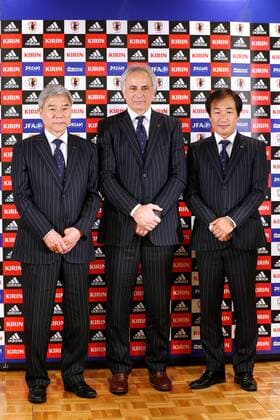 (L-R) Kuniya Daini, Vahid Halilhodzic, Masahiro Shimoda (JPN), MARCH 13, 2015 - Football Soccer : Japan s new signing head coach Vahid Halilhodzic during his presentation in Tokyo, Japan. Noxthirdxpartyxsales  (ipha009596)