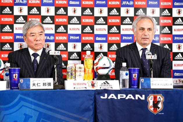 (L-R) Kuniya Daini, Vahid Halilhodzic (JPN), MARCH 13, 2015 - Football Soccer : Japan s new signing head coach Vahid Halilhodzic during his presentation in Tokyo, Japan. Noxthirdxpartyxsales  (ipha009603)