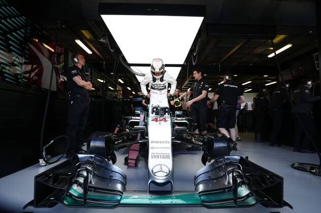 Motorsports: FIA Formula One World Championship WM Weltmeisterschaft 2015, Grand Prix of Australia, 44 Lewis Hamilton (GBR, Mercedes AMG Petronas Formula One Team), xHOCHxZWEIx