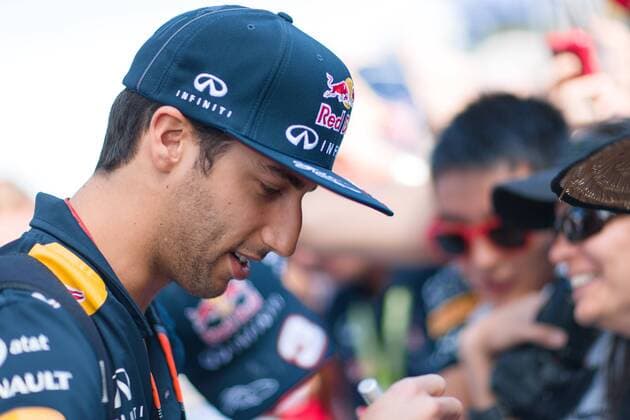 March 14, 2015: Daniel Ricciardo (AUS) 3 from the Infiniti Red Bull Racing team signs autographs for fans at the 2015 Australian Formula One Grand Prix at Albert Park, Melbourne, Australia. Sydney Low Cal Media Formula One 2015: Australia MAR 14 - ZUMAc04_