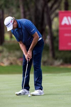 3 13 2015 - Palm Harbor FL, USA - Alex Cejka putts on the 17th hole at the Innisbrook Resort (Copperhead) in Palm Harbor FL. DelMecum Cal Media PGA Golf Herren Golf 2015: Valspar Championship Round 2 MARCH 13 - ZUMAc04_