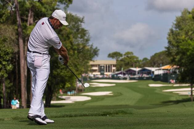 3 13 2015 - Palm Harbor FL, USA - Retief Goosen drives off the 18th tee at the Innisbrook Resort (Copperhead) in Palm Harbor FL. DelMecum Cal Media PGA Golf Herren Golf 2015: Valspar Championship Round 2 MARCH 13 - ZUMAc04_