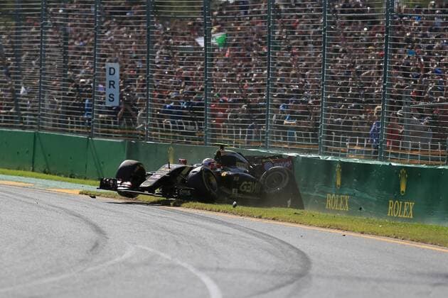 15.03.2015. Melbourne, Australia. F1 Grand Prix of Australia, race day at the Albert Park street circuit. Pastor Maldonado of Lotus F1 Team piles into the wall and retires on the 1st lap of the race xLeannexBoonx  ActionPlus11605136