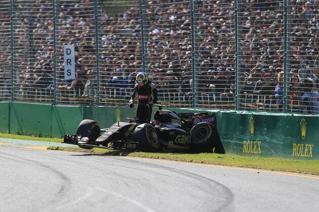 15.03.2015. Melbourne, Australia. F1 Grand Prix of Australia, race day at the Albert Park street circuit. Pastor Maldonado of Lotus F1 Team piles into the wall and retires on the 1st lap of the race xLeannexBoonx  ActionPlus11605139