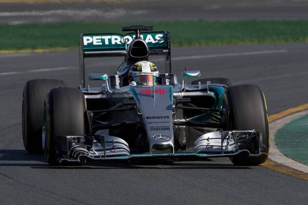 March 15, 2015: Lewis Hamilton (GBR) 44 from the Mercedes AMG Petronas F1 Team rounds turn 2 during the 2015 Australian Formula One Grand Prix at Albert Park, Melbourne, Australia. Sydney Low Cal Media Formula One 2015: Australia MAR 15 - ZUMAc04_