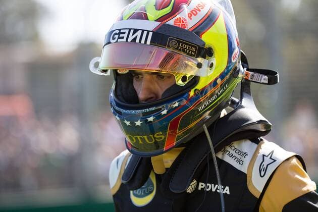 March 15, 2015: Pastor Maldonado (VEN) 13 from the Lotus F1 Team crashes at the 2015 Australian Formula One Grand Prix at Albert Park, Melbourne, Australia. Formula One 2015: Australia MAR 15 - ZUMAc04_