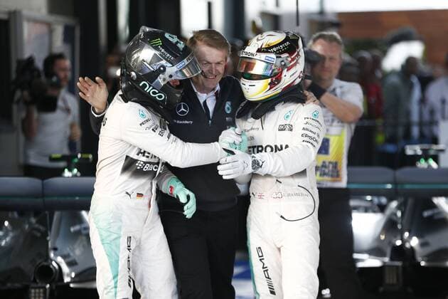 Motorsports: FIA Formula One World Championship WM Weltmeisterschaft 2015, Grand Prix of Australia, 6 Nico Rosberg (GER, Mercedes AMG Petronas Formula One Team), Prof. Dr. Thomas Weber (Member of the Board of Management of Daimler AG), 44 Lewis Hamilton (GBR, Mercedes AMG Petronas Formula One Team), xHOCHxZWEIx