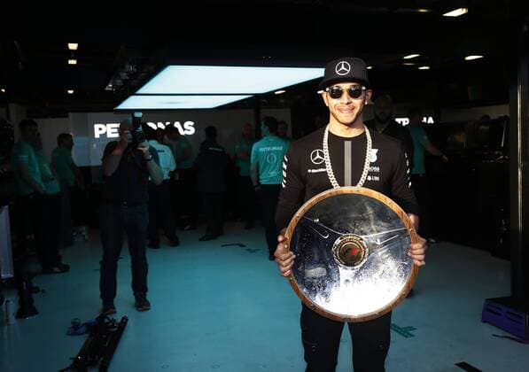 Motorsports: FIA Formula One World Championship WM Weltmeisterschaft 2015, Grand Prix of Australia, 44 Lewis Hamilton (GBR, Mercedes AMG Petronas Formula One Team), xHOCHxZWEIx