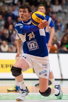 15.03.2015, ZF Arena, Friedrichshafen Volleyball, Bundesliga Maenner, Play-offs Viertelfinale, VfB Friedrichshafen vs. CV Mitteldeutschland Annahme Baptiste Geiler ( 14 Friedrichshafen)