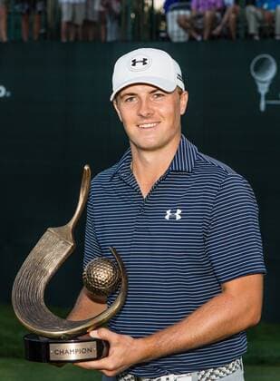 3 15 2015 - Palm Harbor FL, USA - Jordan Spieth with his Valspar Championship Trophy after winning on the 17th hole after a 3 way playoff at the Innisbrook Resort (Copperhead) in Palm Harbor FL. DelMecum Cal Media PGA Golf Herren Golf 2015: Valspar Championship FINAL Round MARCH 15 - ZUMAc04_
