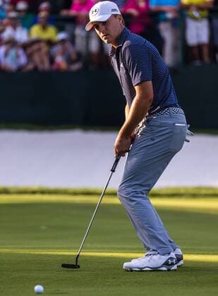 3 15 2015 - Palm Harbor FL, USA - Jordan Spieth reacts to his putt skirting by the hole on the 18th of the 3 way playoff at the Innisbrook Resort (Copperhead) in Palm Harbor FL. DelMecum Cal Media PGA Golf Herren Golf 2015: Valspar Championship FINAL Round MARCH 15 - ZUMAc04_