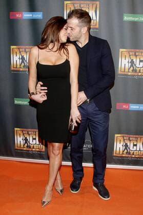 Rafael van der Vaart mit Lebensgefährtin Sabia Boulahrouz bei der Premiere des Musicals We Will Rock You im Mehr! Theater. Hamburg, 16.03.2015 Foto:xgbrcix xFuturexImage