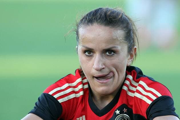 v.li.: Fatmire Alushi (Deutschland) Portrait mit Zunge Fussball, Algarve Cup 2015, Brasilien - Deutschland, xmrx