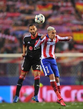 17.03.2015, xcox, Fussball UEFA Champions League, Atletico Madrid - Bayer 04 Leverkusen, v.l.Ömer Toprak (Bayer 04 Leverkusen) - Griezmann (Atl. Madrid) -