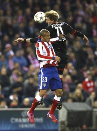 Foto: Stefan Kiesslich ( Bayer 04 ) , gegen Miranda , links Fussball - Championsleague am Di. 17.03.2015 Achtelfinale, Atletico Madrid - Bayer 04 Leverkusen
