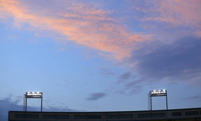 Foto: Sonnenuntergang über dem Stadion Vicente Calderon Fussball - Championsleague am Di. 17.03.2015 Achtelfinale, Atletico Madrid
