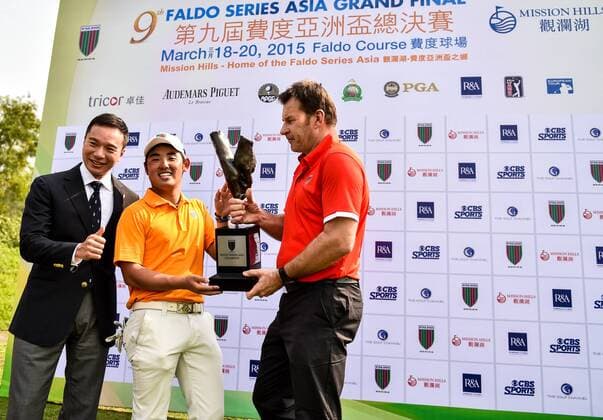 (150320) -- SHENZHEN, March 20, 2015 -- Yuki Kamasu (C) of Japan receives trophy from six-time Major champion Sir Nick Faldo during the awarding ceremony of the ninth Faldo Series Asia Grand Final at Mission Hills in Shenzhen, south China s Guangdong Province, March 20, 2015. ) (SP)CHINA-SHENZHEN-GOLF-FALDO SERIES ASIA GRAND FINAL MaoxSiqian 