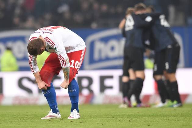 Hamburg, Deutschland 20. Maerz 2015: 1. Bundesliga 14 15 - Hamburger SV vs. Hertha BSC Berlin. Pierre-Michel Lasogga (Hamburg) unzufrieden enttäuscht enttaeuscht niedergeschlagen. mt